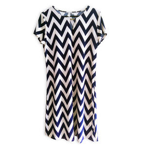 ⬇️$22 Navy Cream Chevron Zig Zag Shift Dress Tunic